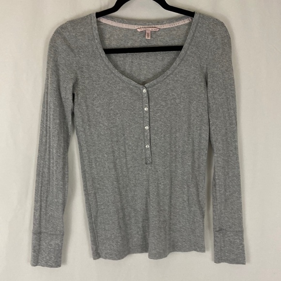 Victoria’s Secret Glittery Silver Gray Pullover Long Sleeve Top Size S/P - Picture 1 of 9